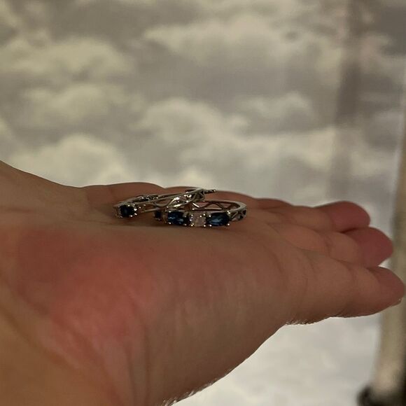 The Classic Hoop earrings in blue sapphires and 925 - Picture 6 of 7